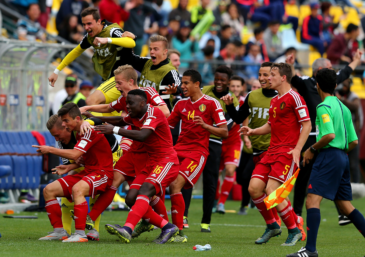 包含赛地聚焦——西甲赛后热度飙升;埃因霍温内部沟通;底气十足;球队文化再被提及的词条 包含赛地聚焦——西甲赛后热度飙升;埃因霍温内部沟通;底气十足;球队文化再被提及的词条