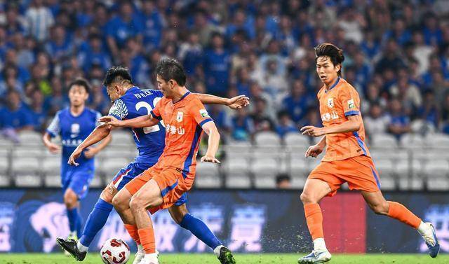 山东泰山内部会议纪要流出:关键时刻再遭质疑,法国杯使命明确,年轻球员得到机会的简单介绍 山东泰山内部会议纪要流出:关键时刻再遭质疑,法国杯使命明确,年轻球员得到机会的简单介绍