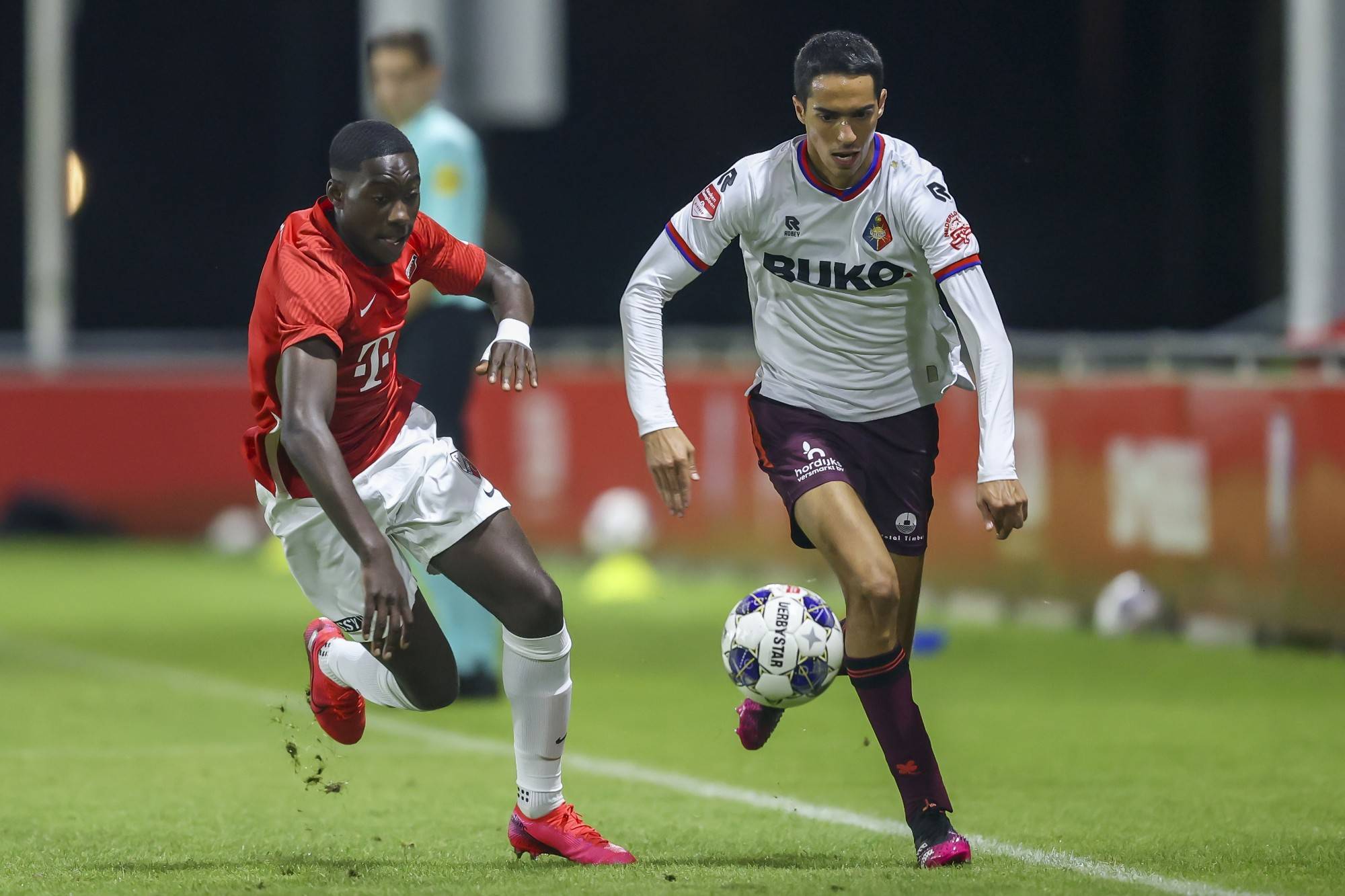 包含集结日阿贾克斯备战全明星赛,临场应变细节曝光,压力陡增,资深球员宣示担当的词条 包含集结日阿贾克斯备战全明星赛,临场应变细节曝光,压力陡增,资深球员宣示担当的词条