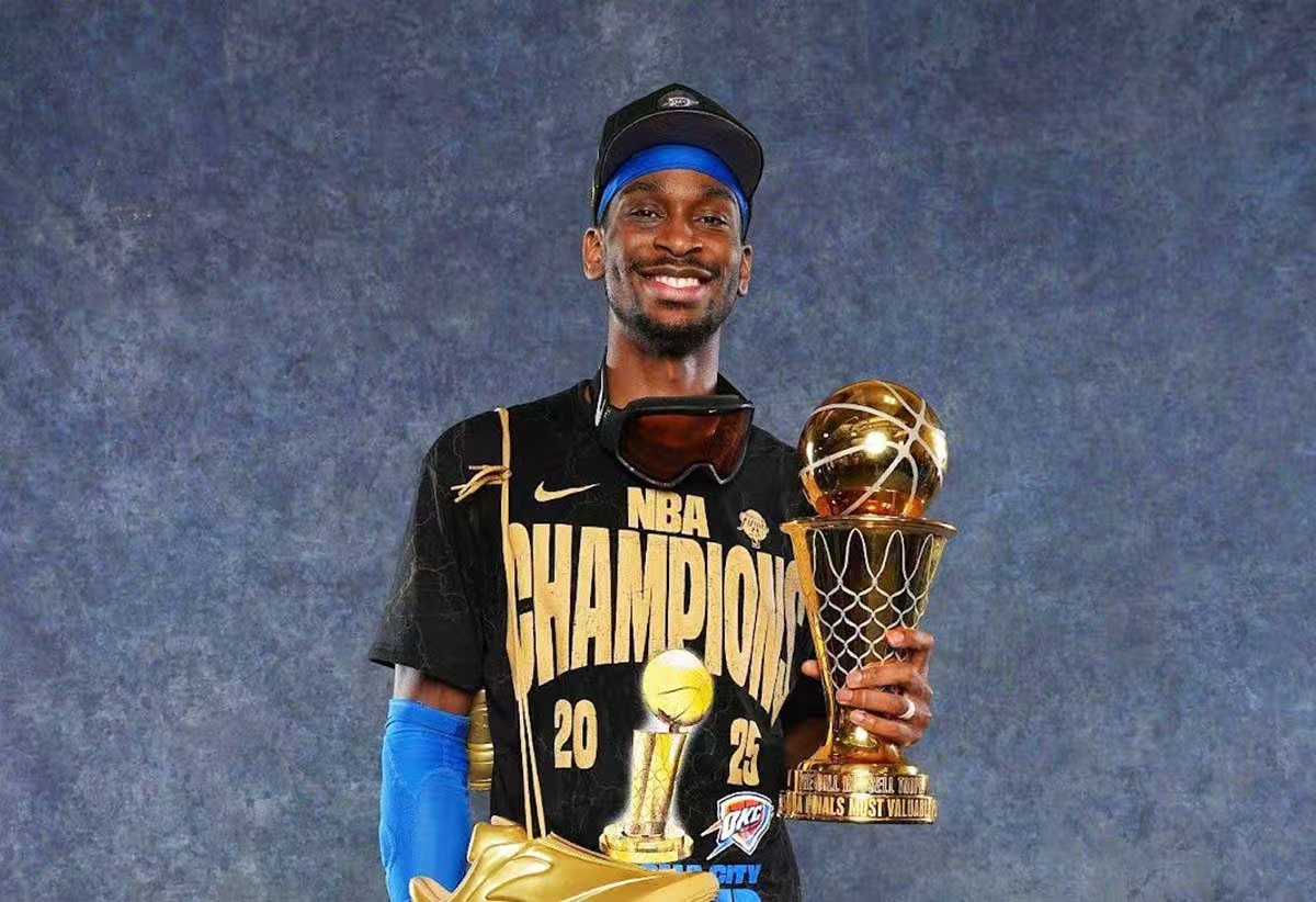 转会期俄克拉荷马雷霆调整名单以备NBA常规赛;临场应变环节打磨;气氛紧张;年轻球员得到机会的简单介绍 转会期俄克拉荷马雷霆调整名单以备NBA常规赛;临场应变环节打磨;气氛紧张;年轻球员得到机会的简单介绍