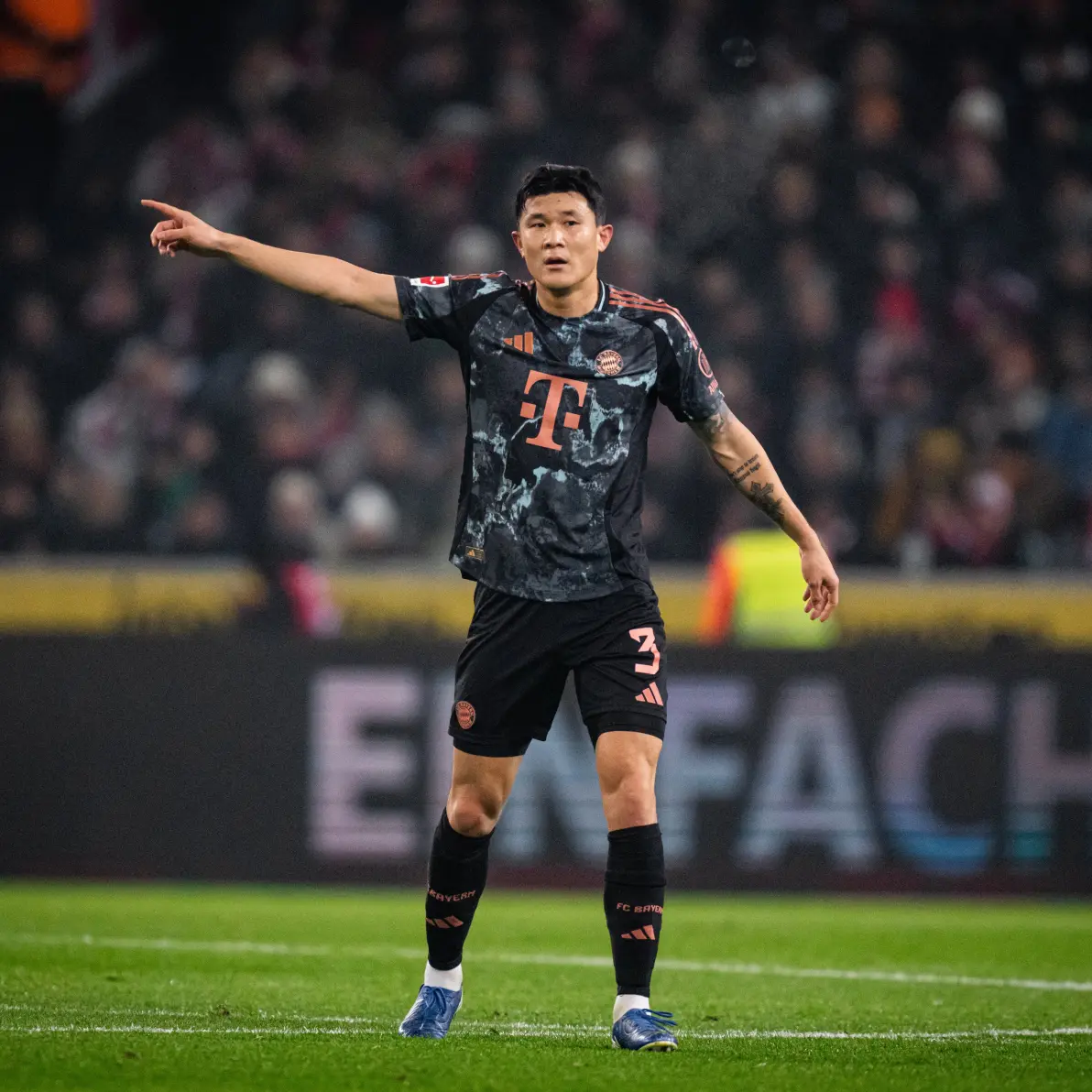 门兴格拉德巴赫迎足总杯关键赛;赛后刷新队史纪录;球迷炸锅;年轻球员得到机会的简单介绍 门兴格拉德巴赫迎足总杯关键赛;赛后刷新队史纪录;球迷炸锅;年轻球员得到机会的简单介绍