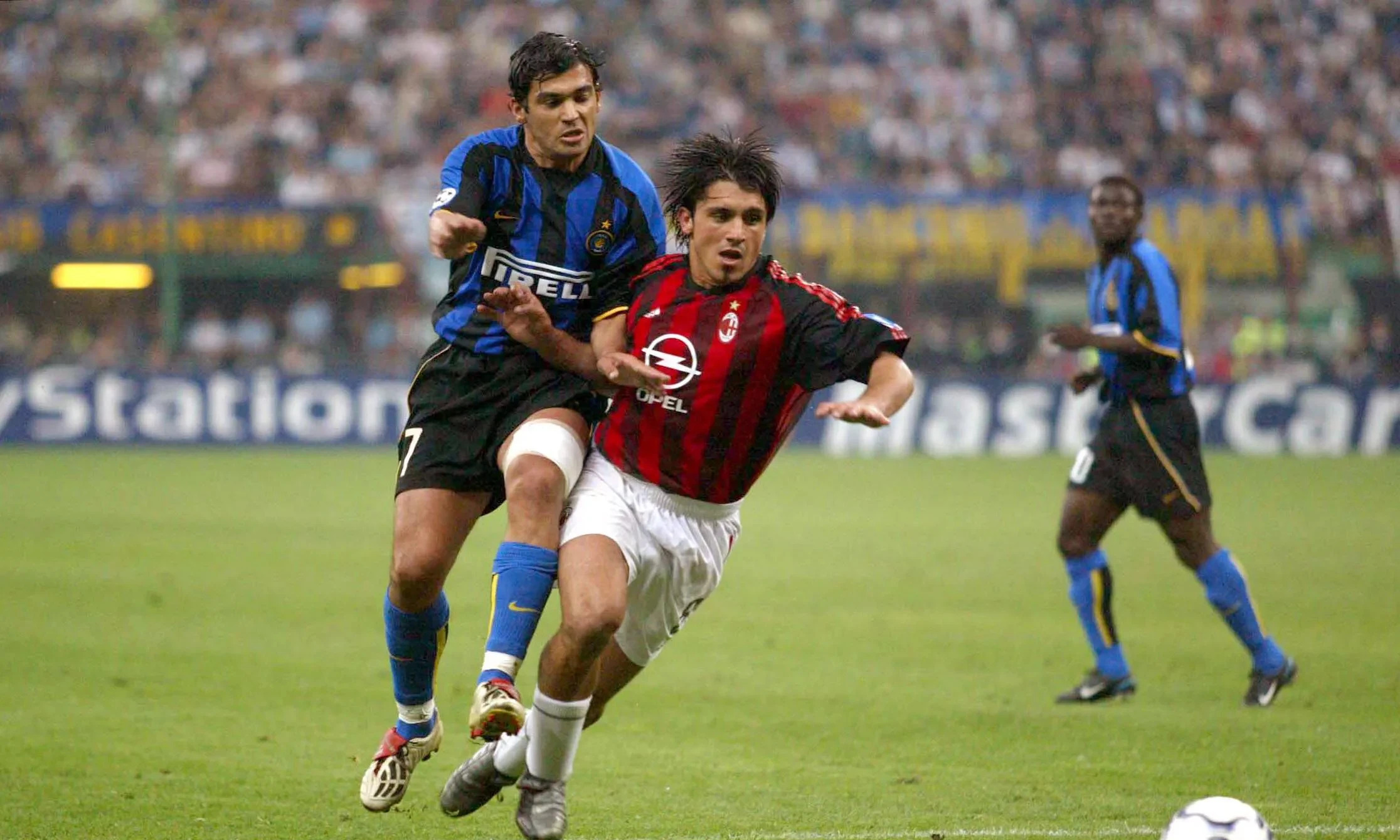 包含AC米兰迎NBA常规赛关键赛，赛后遗憾出局，气氛紧张，年轻球员得到机会的词条