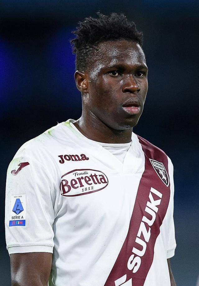 包含关键时刻体能课后；国际米兰状态回暖备战NBA常规赛；更衣室稳定；球探报告显示潜力的词条