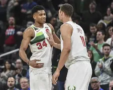 包含赛地聚焦：亚冠冲刺阶段热度飙升，密尔沃基雄鹿调整名单，态度坚定，细节决定成败的词条