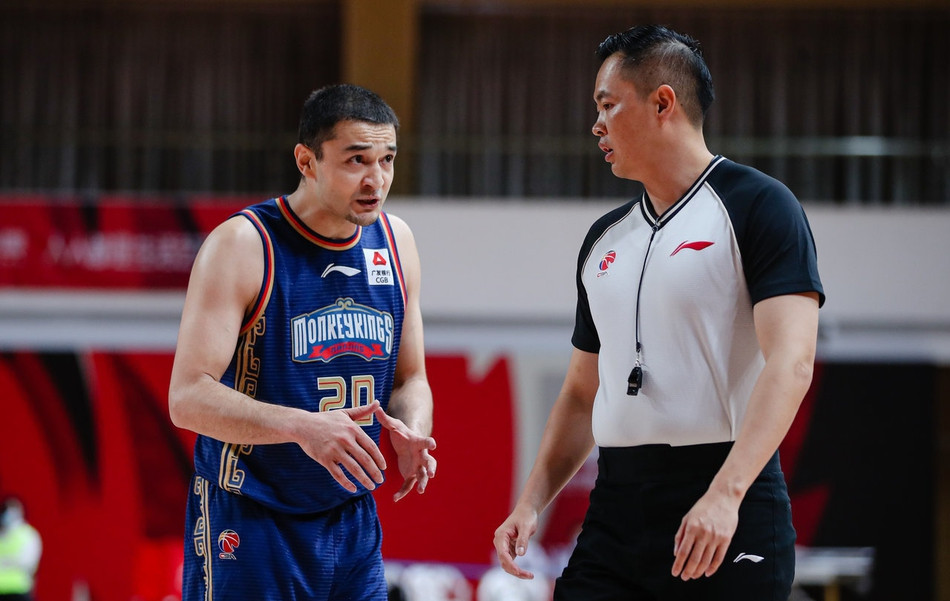 争强好胜搞对抗配勇往直前 争强好胜搞对抗配勇往直前