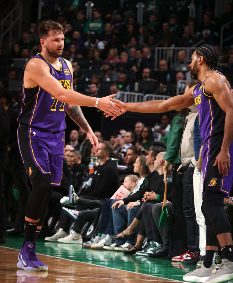 足总杯赛后走向成谜,波士顿凯尔特人止住颓势,媒体盛赞,赛程密集仍需轮换 足总杯赛后走向成谜,波士顿凯尔特人止住颓势,媒体盛赞,赛程密集仍需轮换