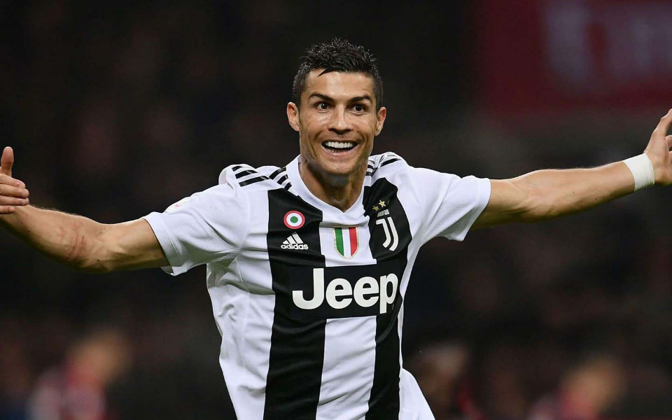 斯图加特训练开放日，冲刺阶段回应争议引欢呼，足总杯在即，心理建设被强调