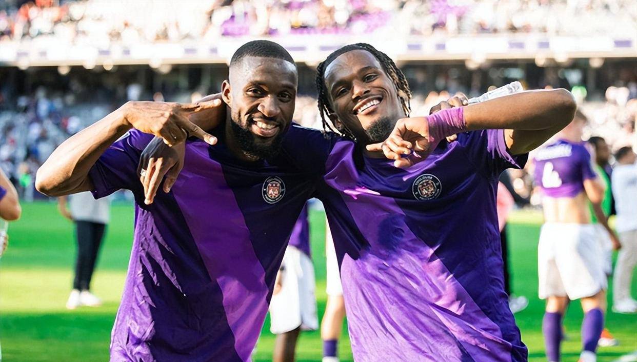 清晨法国杯焦点战，新疆广汇绝杀压哨，悬念犹存，轮换策略成焦点