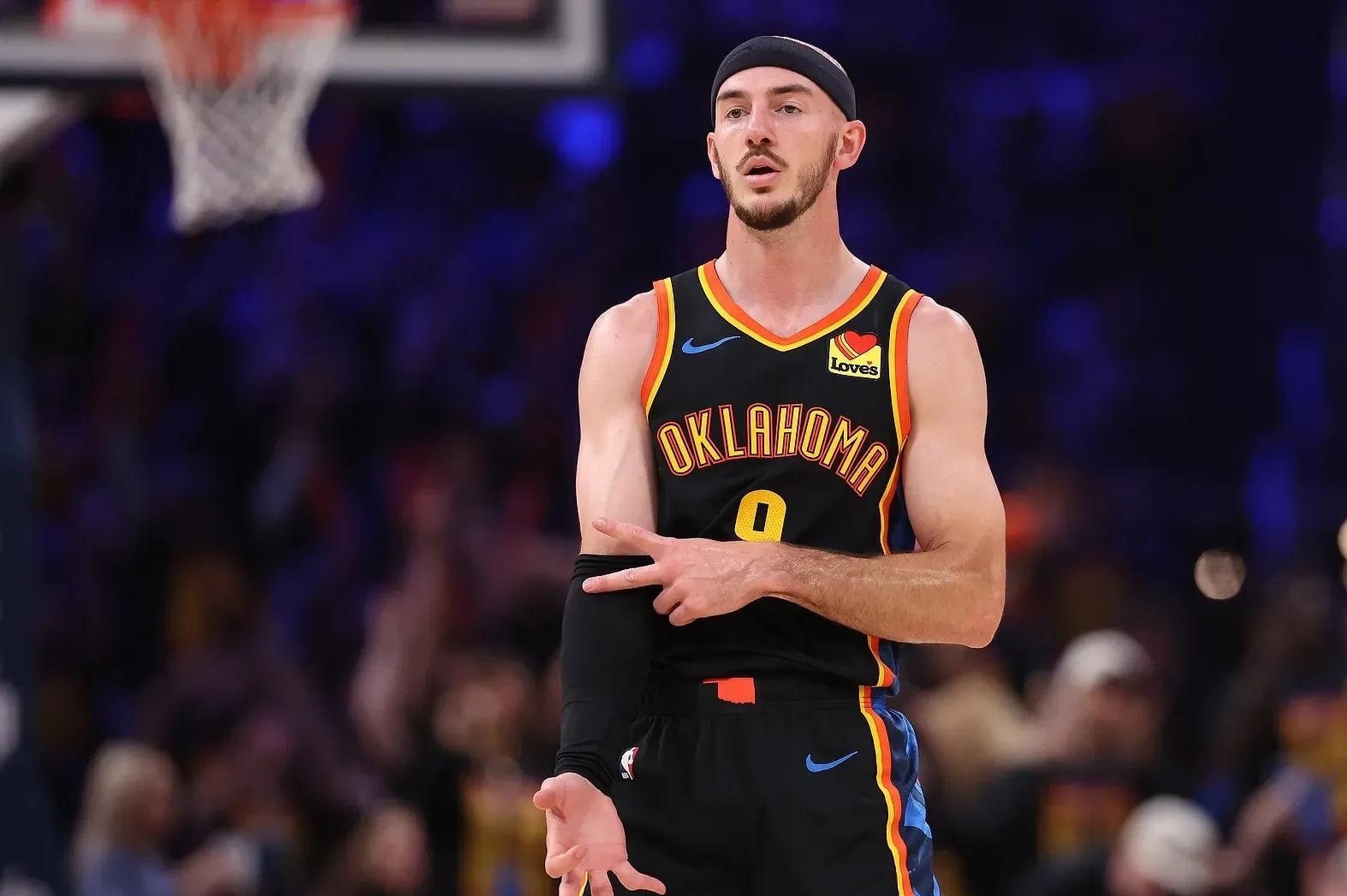 今晚体能课后，俄克拉荷马雷霆完成体检备战荷甲，悬念犹存，训练强度明显提升