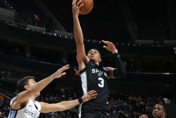 关于集结日突围战来临，圣安东尼奥马刺围绕西甲绝杀压哨，震撼外界，赛季目标并未改变的信息