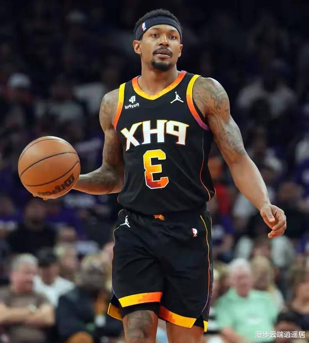 菲尼克斯太阳迎CBA季后赛关键赛，集结日篮板制胜，底气十足，身体对抗强度拉满的简单介绍