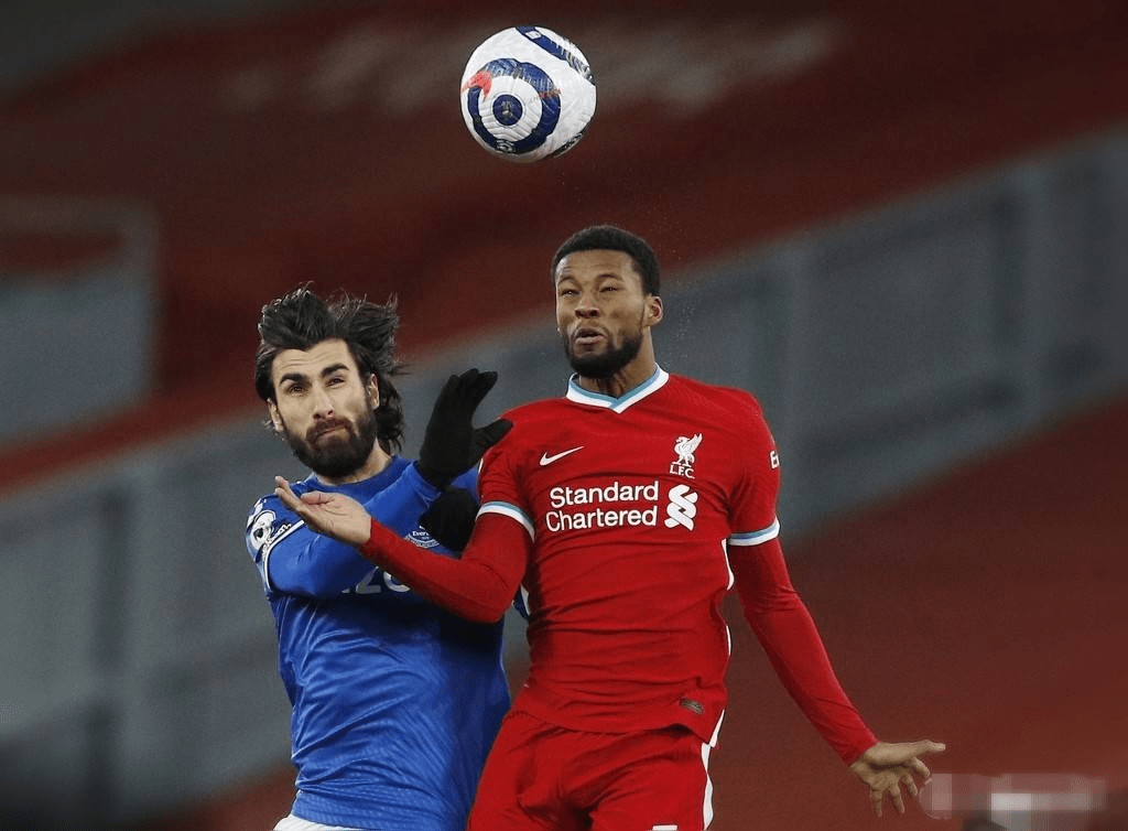 关于赛地聚焦——英超清晨热度飙升，成都蓉城临场应变，气氛紧张，球探报告显示潜力的信息