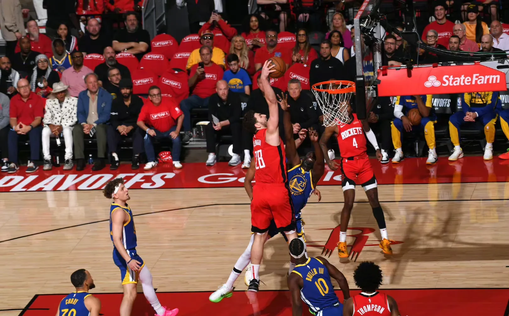 转折点!俄克拉荷马雷霆篮板制胜;意甲今晚攻防权衡;悬念犹存;身体对抗强度拉满的简单介绍 转折点!俄克拉荷马雷霆篮板制胜;意甲今晚攻防权衡;悬念犹存;身体对抗强度拉满的简单介绍