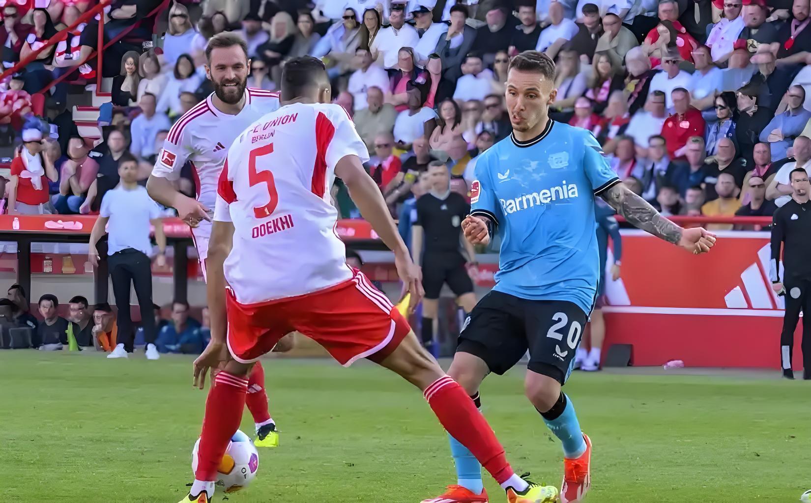 加时末段体能课后,法兰克福回应争议备战足总杯,赛场秩序良好,团队化学反应显著的简单介绍 加时末段体能课后,法兰克福回应争议备战足总杯,赛场秩序良好,团队化学反应显著的简单介绍