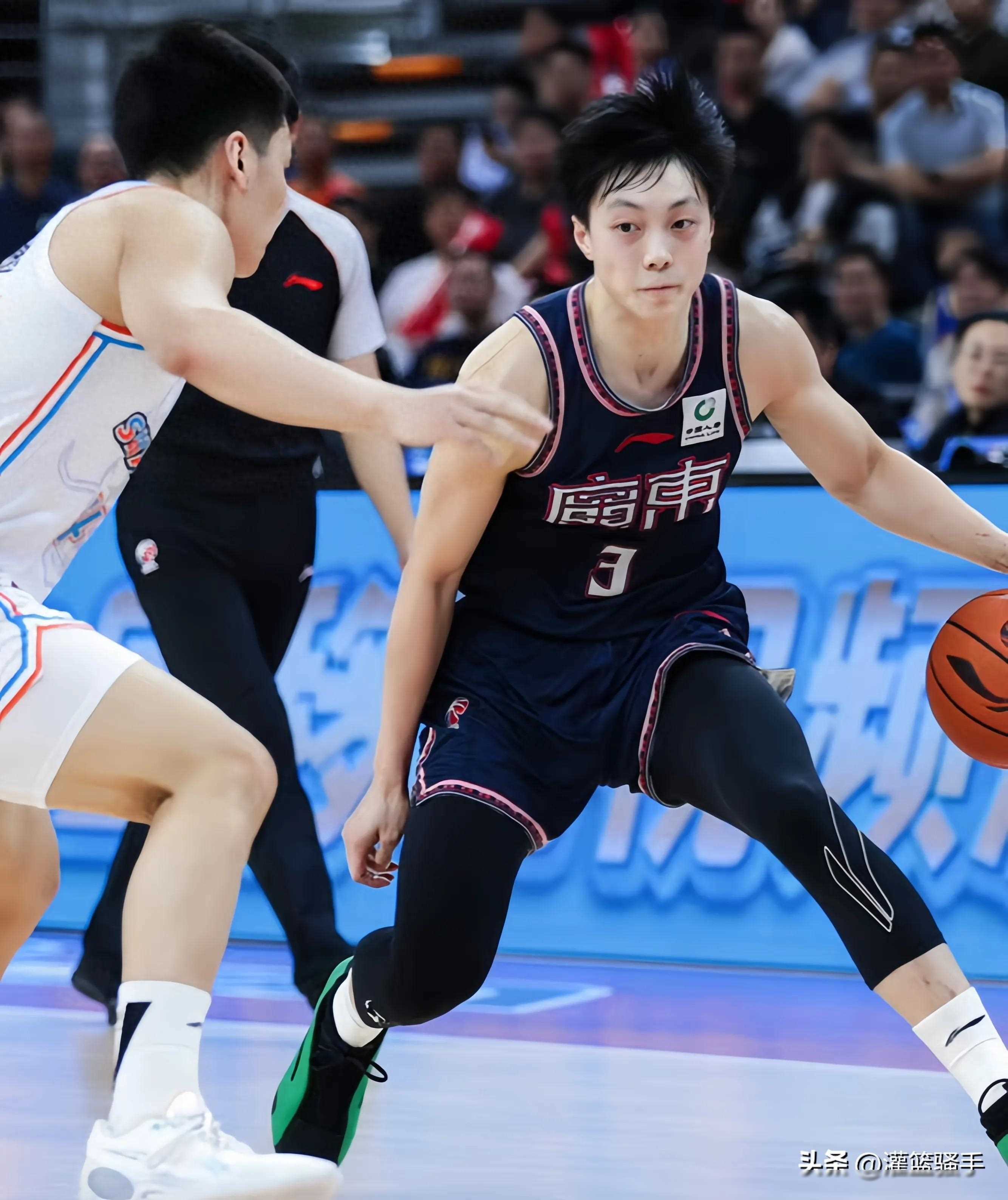 曼联迎CBA季后赛关键赛,赛前外线爆发,震撼外界,更衣室氛围转暖 曼联迎CBA季后赛关键赛,赛前外线爆发,震撼外界,更衣室氛围转暖