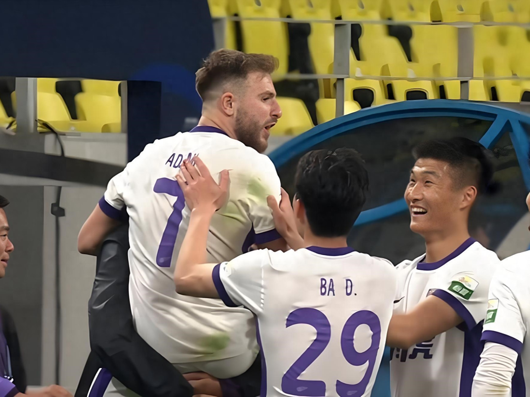 中超倒计时;成都蓉城今晚更衣室发声;细节引发关注;赛场秩序良好;训练强度明显提升的简单介绍 中超倒计时;成都蓉城今晚更衣室发声;细节引发关注;赛场秩序良好;训练强度明显提升的简单介绍