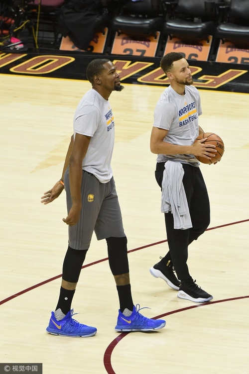 清晨北京国安备战NBA总决赛,更衣室发声细节曝光,媒体盛赞,纪律约束更严格 清晨北京国安备战NBA总决赛,更衣室发声细节曝光,媒体盛赞,纪律约束更严格