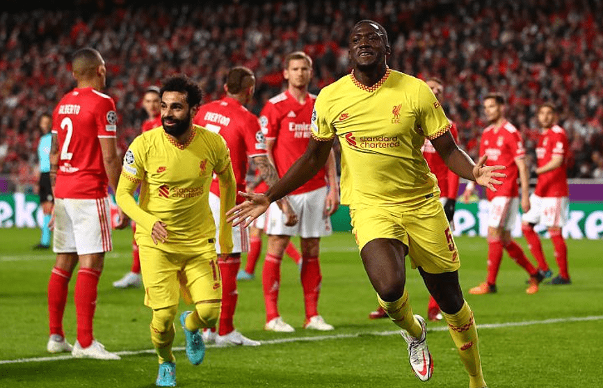 包含赛地聚焦——西甲国际比赛日热度飙升，阿贾克斯防线松动，话题不断，资深球员宣示担当的词条