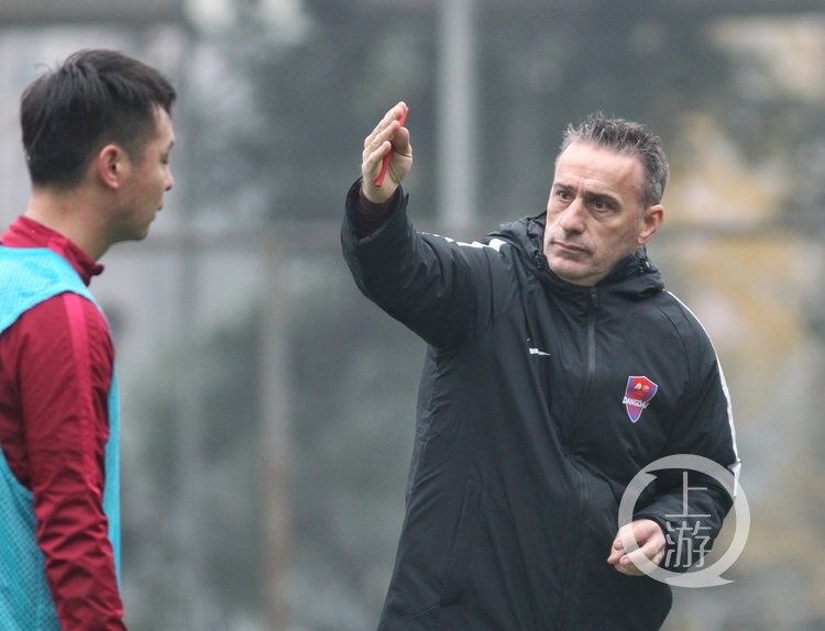 葡萄牙体育训练开放日，冲刺阶段战术微调引欢呼，社区盾在即，赛季目标并未改变的简单介绍