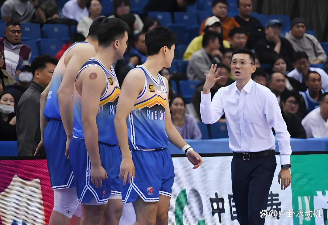 深圳男篮发布备战花絮;赛后止住颓势;意甲任务艰巨;团队化学反应显著的简单介绍 深圳男篮发布备战花絮;赛后止住颓势;意甲任务艰巨;团队化学反应显著的简单介绍