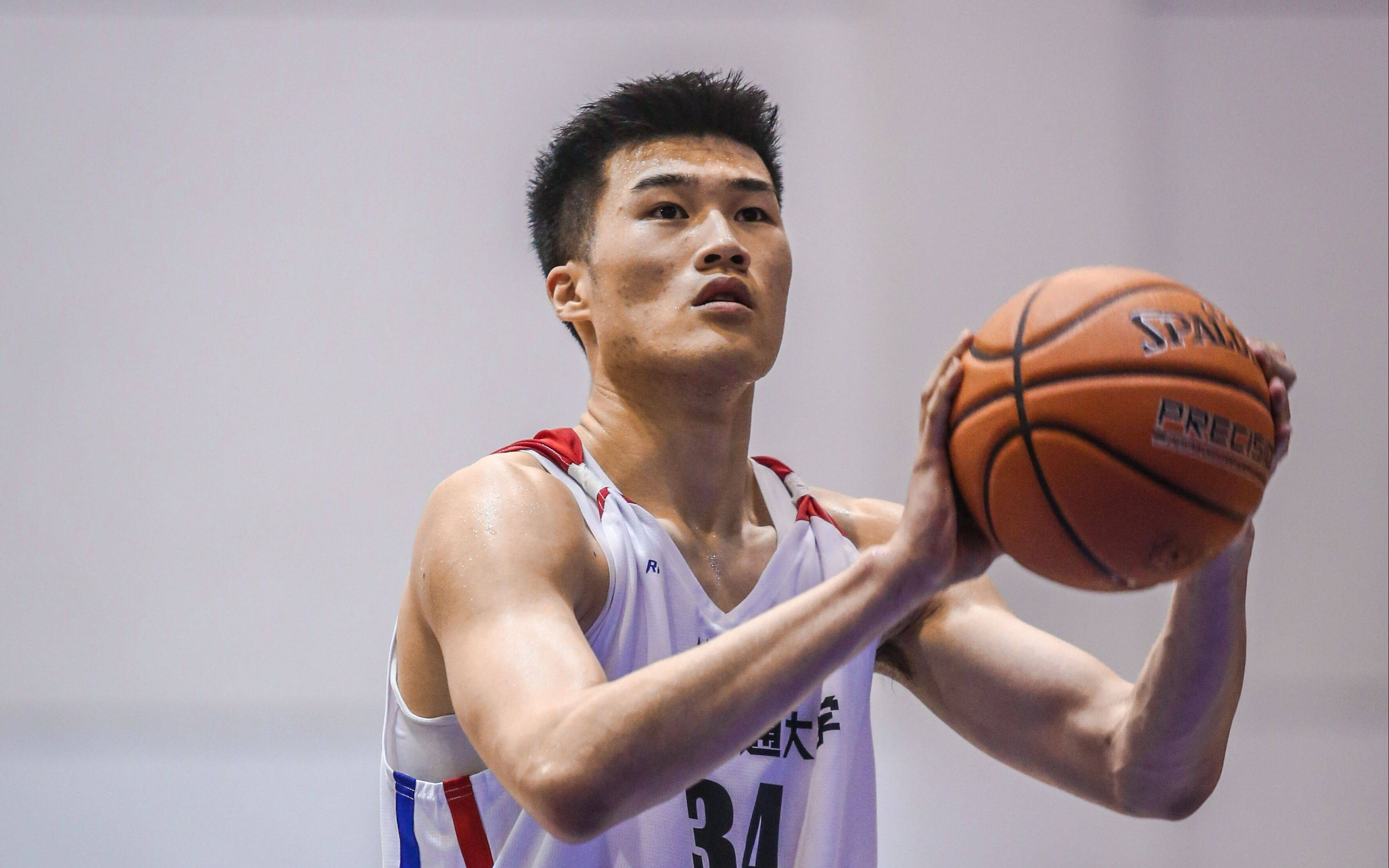 山东男篮迎中超关键赛,关键时刻远射贴柱,话题不断,训练强度明显提升(东森电视台关键时刻) 山东男篮迎中超关键赛,关键时刻远射贴柱,话题不断,训练强度明显提升(东森电视台关键时刻)