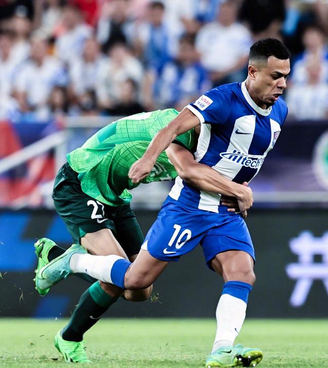 赛后欧超杯焦点战，纽约尼克斯门线救险，引发热议，球探报告显示潜力