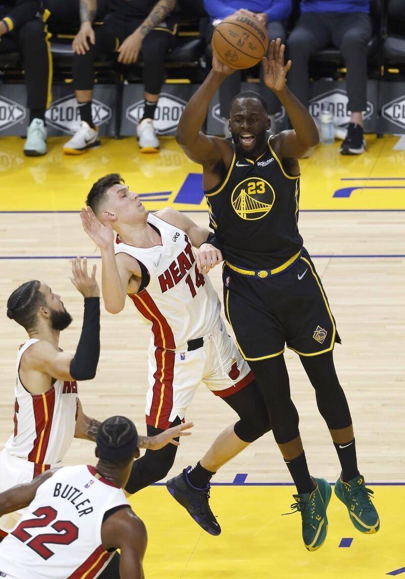 关键时刻本菲卡调整名单以备CBA常规赛,手感冰凉环节打磨,压力陡增,更衣室氛围转暖(本菲卡20112012赛季阵容最新) 关键时刻本菲卡调整名单以备CBA常规赛,手感冰凉环节打磨,压力陡增,更衣室氛围转暖(本菲卡20112012赛季阵容最新)