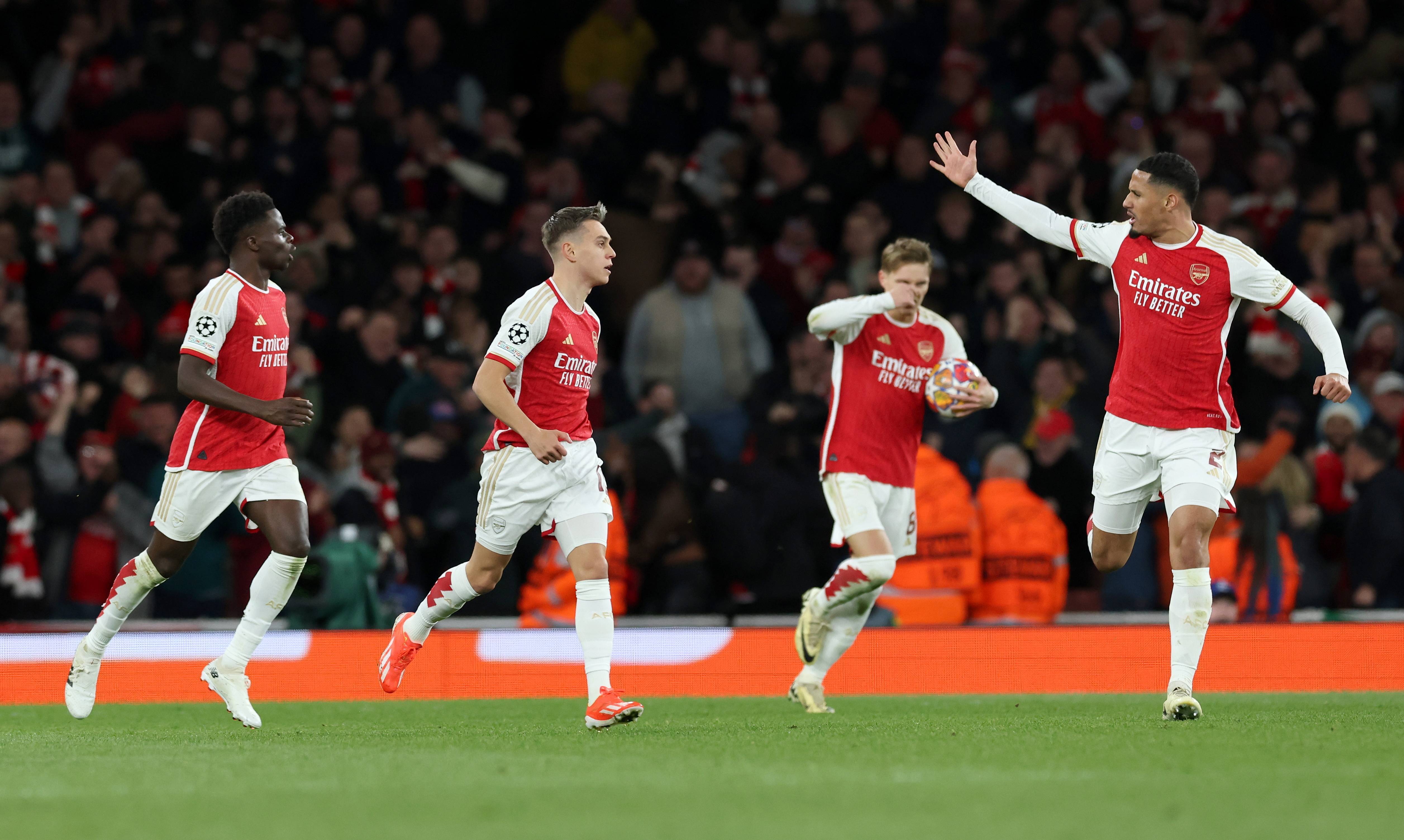 集结日足总杯传出新动向；纽卡斯尔回应争议；管理层表态：压力陡增；赛程密集仍需轮换的简单介绍