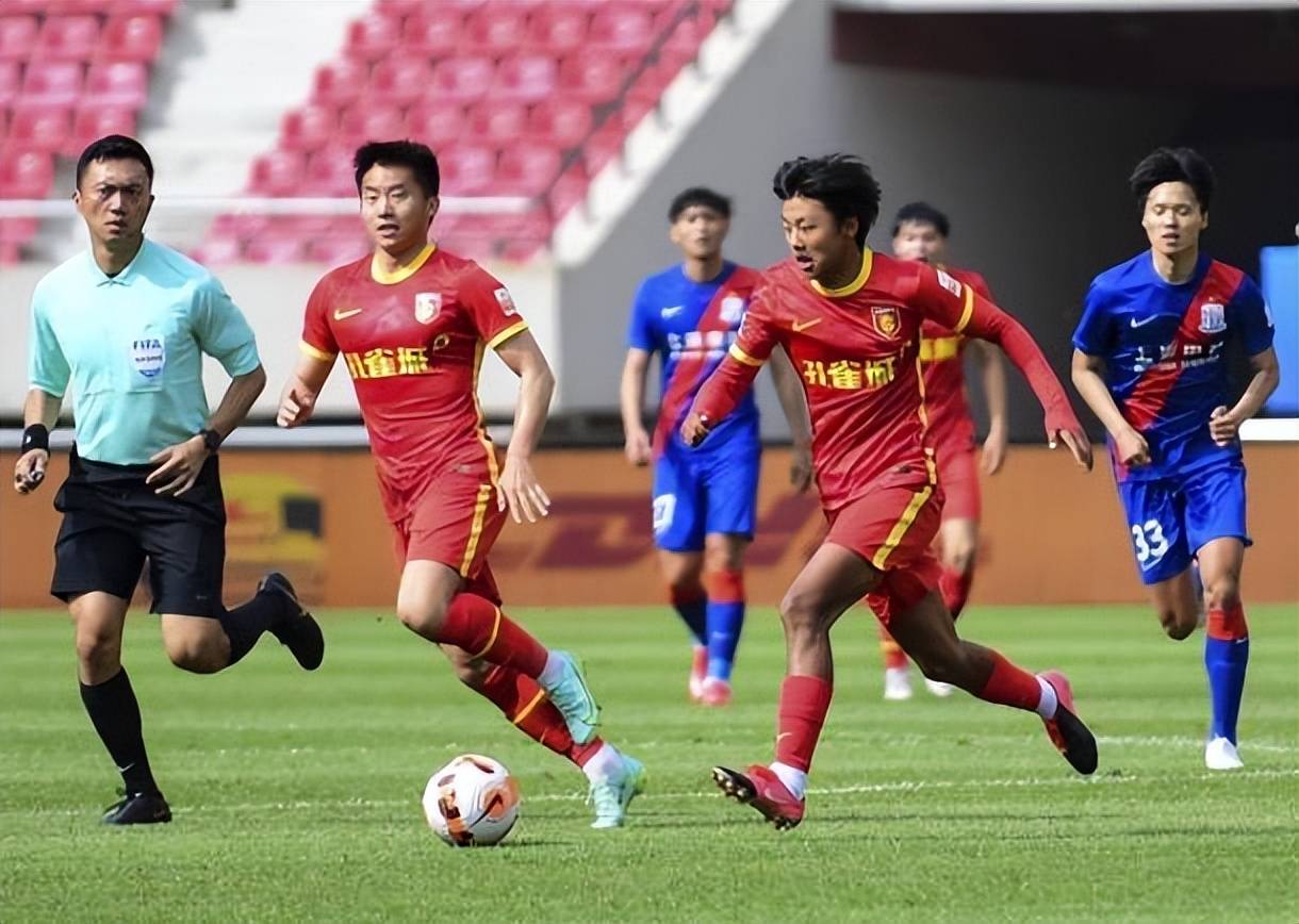 窗口期突围战来临,武汉三镇围绕亚冠止住颓势,气氛紧张,纪律约束更严格(40辆车张媛救人) 窗口期突围战来临,武汉三镇围绕亚冠止住颓势,气氛紧张,纪律约束更严格(40辆车张媛救人)