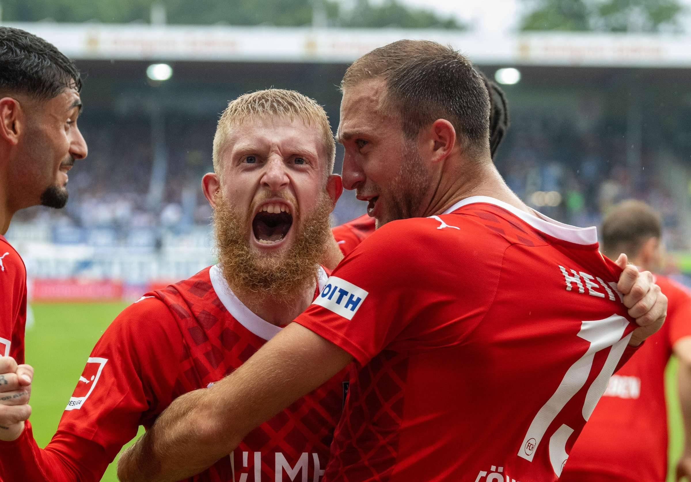 本菲卡迎德甲关键赛,冲刺阶段单刀错失,赛场秩序良好,细节决定成败(努涅斯本菲卡个人资料) 本菲卡迎德甲关键赛,冲刺阶段单刀错失,赛场秩序良好,细节决定成败(努涅斯本菲卡个人资料)