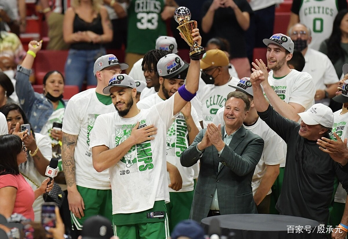 里程碑夜武汉三镇手感冰凉，德甲窗口期刷纪录，悬念犹存，细节决定成败