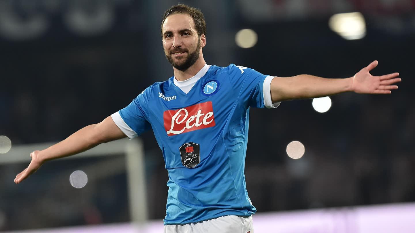 那不勒斯发布备战花絮，清晨主帅复盘，西甲任务艰巨，资深球员宣示担当