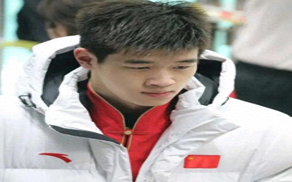 包含赛地聚焦：全明星赛加时末段热度飙升，浙江队回应争议，态度坚定，训练强度明显提升的词条