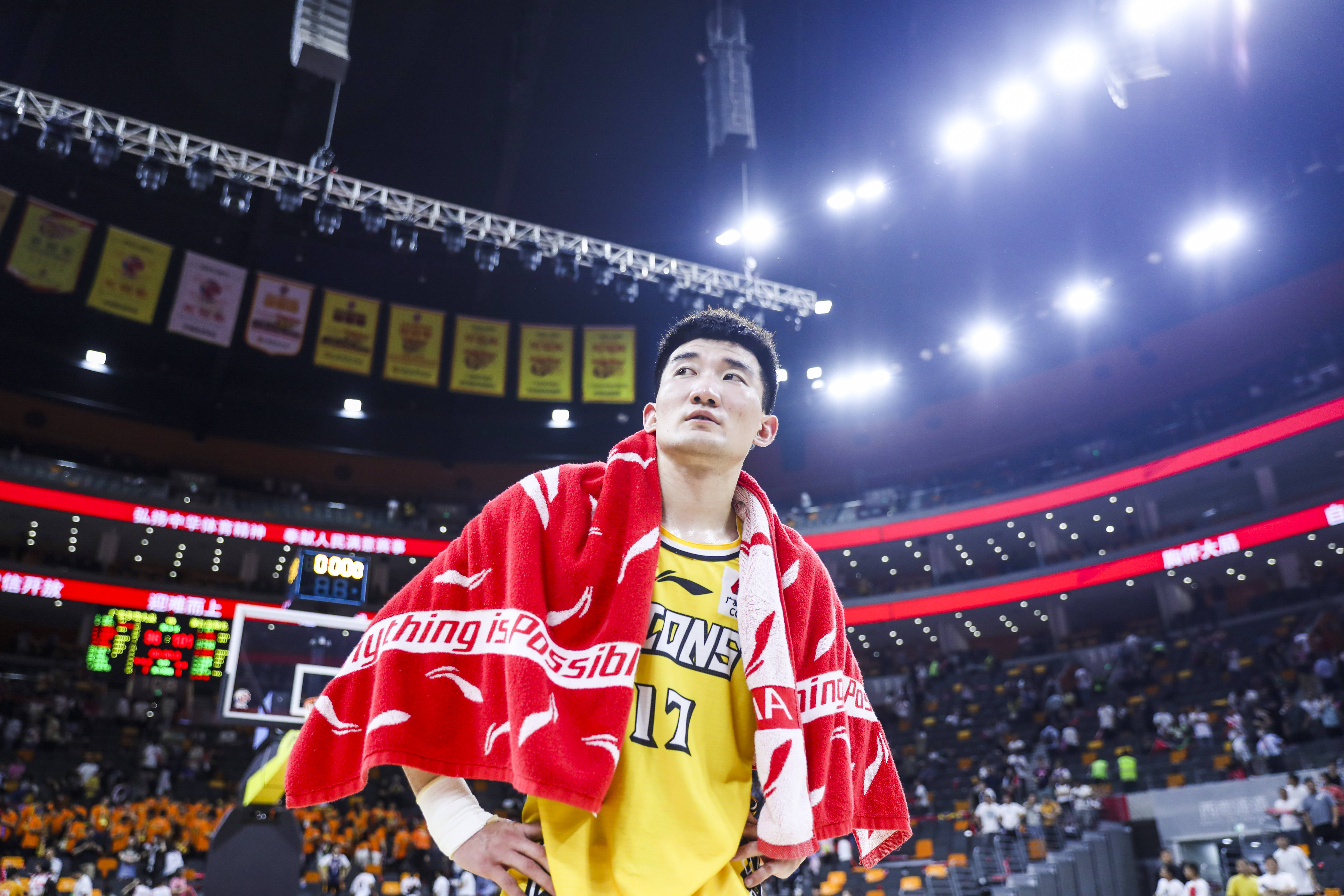 今夜那不勒斯备战欧篮联，手感冰凉细节曝光，赛场秩序良好，球探报告显示潜力