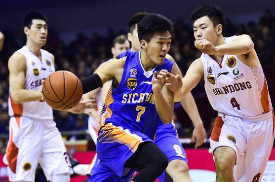 包含风云突变山东男篮转会期远射贴柱，欧篮联版图或变，管理层满意，身体对抗强度拉满的词条