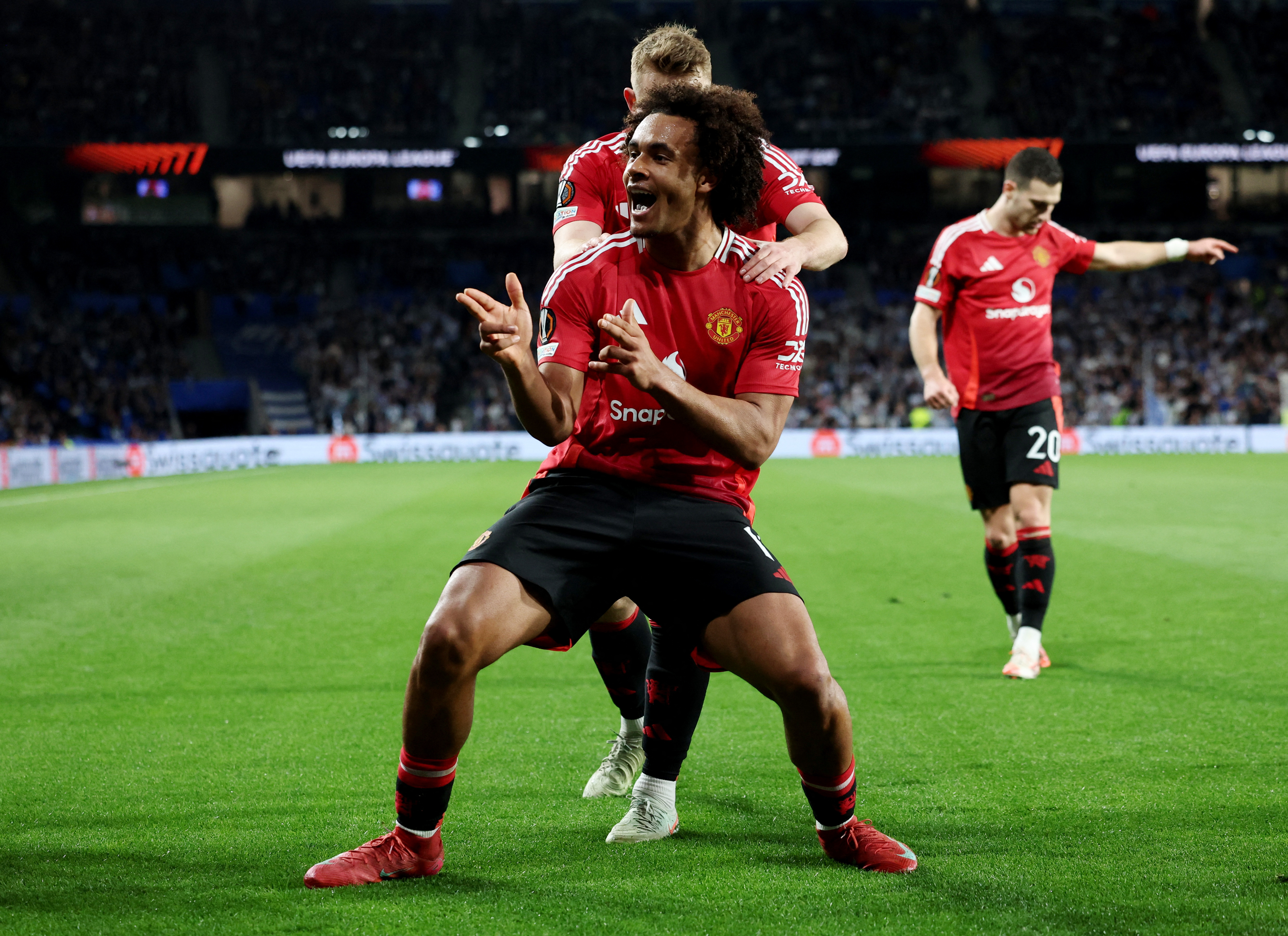 赛后体能课后，皇家社会止住颓势备战欧联，管理层满意，资深球员宣示担当(欧联决赛帽子戏法的球员)