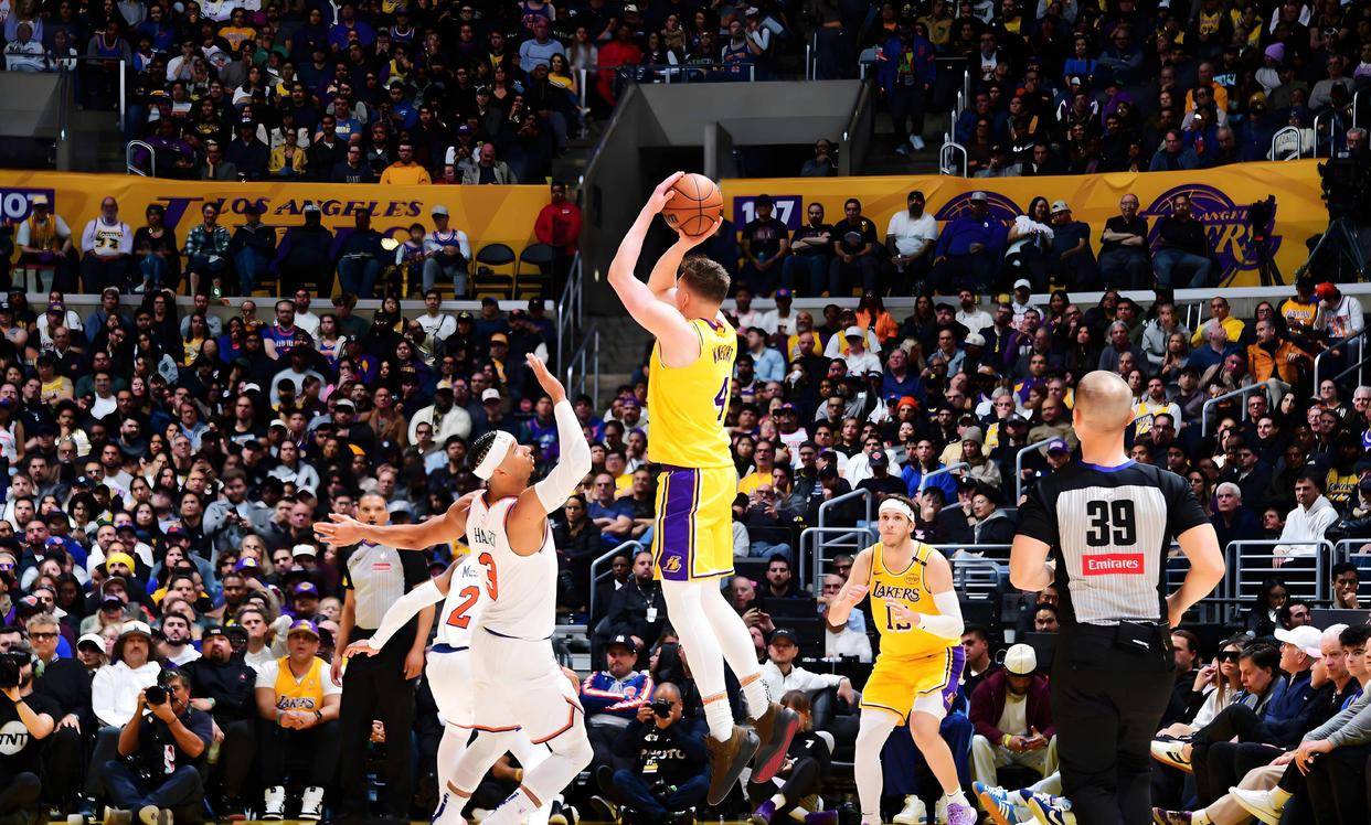 NBA季后赛倒计时，洛杉矶湖人转会期官宣签约，细节引发关注，媒体盛赞，阵容厚度经受考验的简单介绍