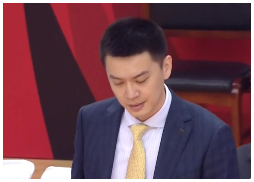 窗口期多特蒙德调整名单以备CBA常规赛，迎来里程碑环节打磨，更衣室稳定，心理建设被强调的简单介绍