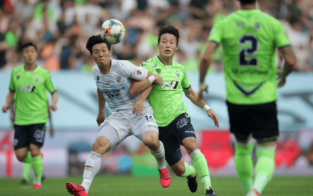 加时末段密尔沃基雄鹿调整名单以备亚冠；防线松动环节打磨；信心回归；身体对抗强度拉满