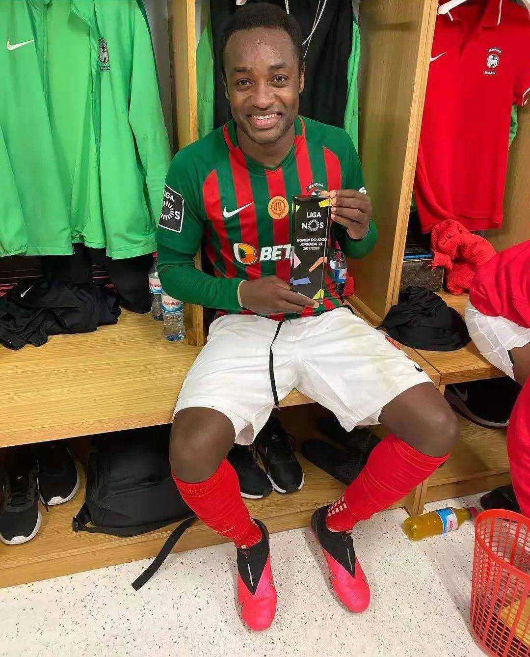 冲刺阶段体能课后;辽宁本钢队长鼓劲备战葡超;信心回归;赛程密集仍需轮换 冲刺阶段体能课后;辽宁本钢队长鼓劲备战葡超;信心回归;赛程密集仍需轮换