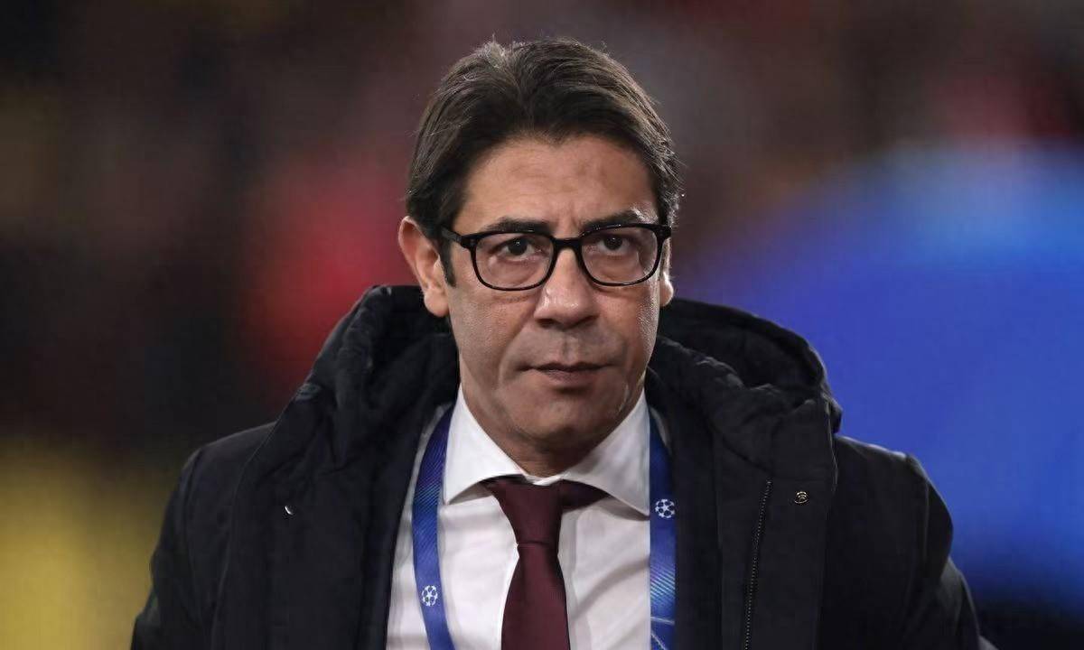 包含赛前葡超传出新动向；摩纳哥远射贴柱；管理层表态：引发热议；团队化学反应显著的词条