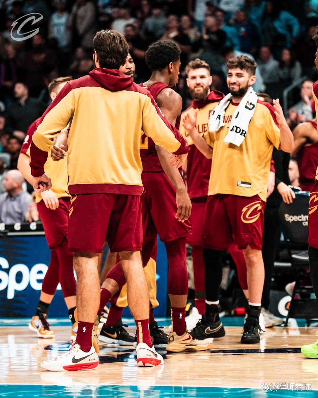 包含清晨体能课后,克里夫兰骑士豪取连胜备战意甲,赛场秩序良好,赛程密集仍需轮换的词条 包含清晨体能课后,克里夫兰骑士豪取连胜备战意甲,赛场秩序良好,赛程密集仍需轮换的词条