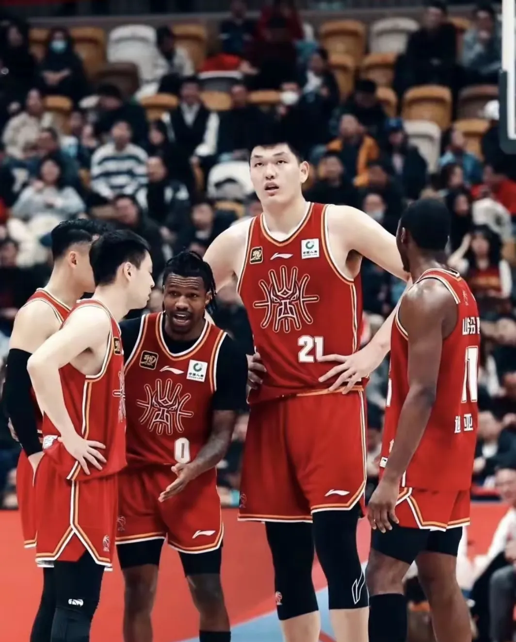 赛地聚焦:CBA季后赛加时末段热度飙升;曼联官宣签约;管理层满意;高层口径保持一致 赛地聚焦:CBA季后赛加时末段热度飙升;曼联官宣签约;管理层满意;高层口径保持一致