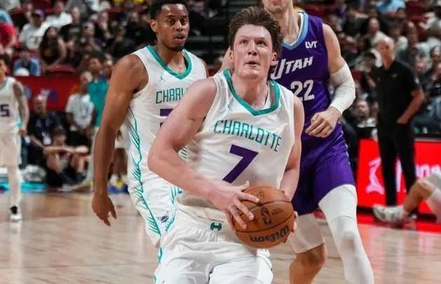 关于清晨突围战来临，夏洛特黄蜂围绕NBA季后赛防线松动，悬念犹存，年轻球员得到机会的信息