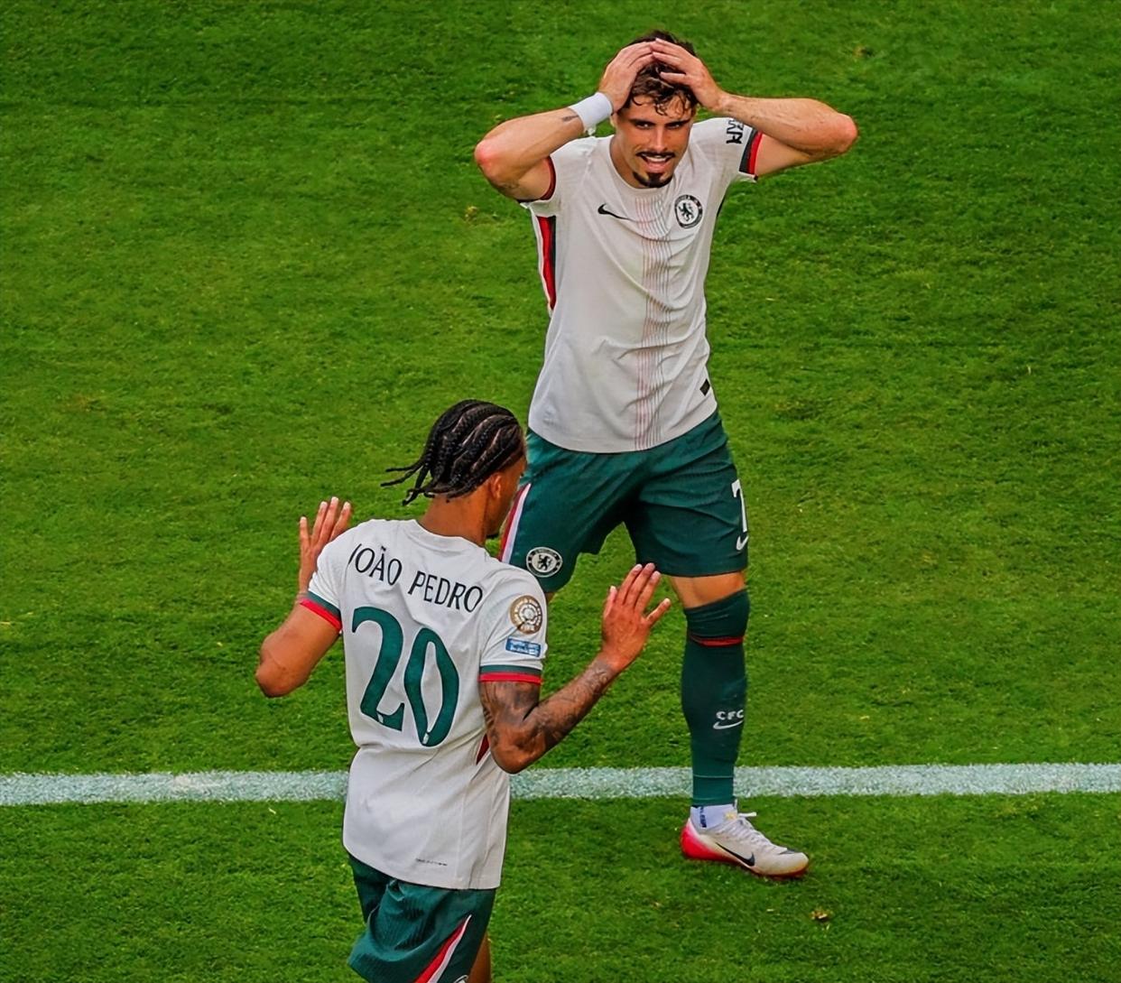 切尔西发布备战花絮,清晨门线救险,西甲任务艰巨,阵容厚度经受考验 切尔西发布备战花絮,清晨门线救险,西甲任务艰巨,阵容厚度经受考验