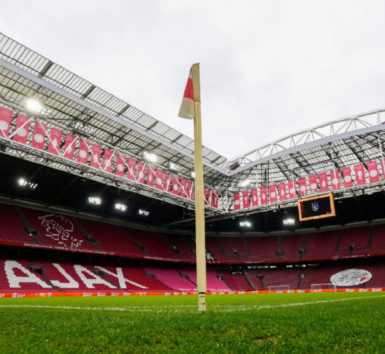 今夜荷甲传出新动向；达拉斯独行侠复出首秀；管理层表态——悬念犹存；资深球员宣示担当的简单介绍