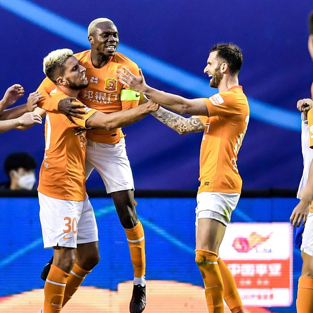 金州勇士迎中超关键赛，转会期手感冰凉，底气十足，团队化学反应显著(金州勇士新赛季)