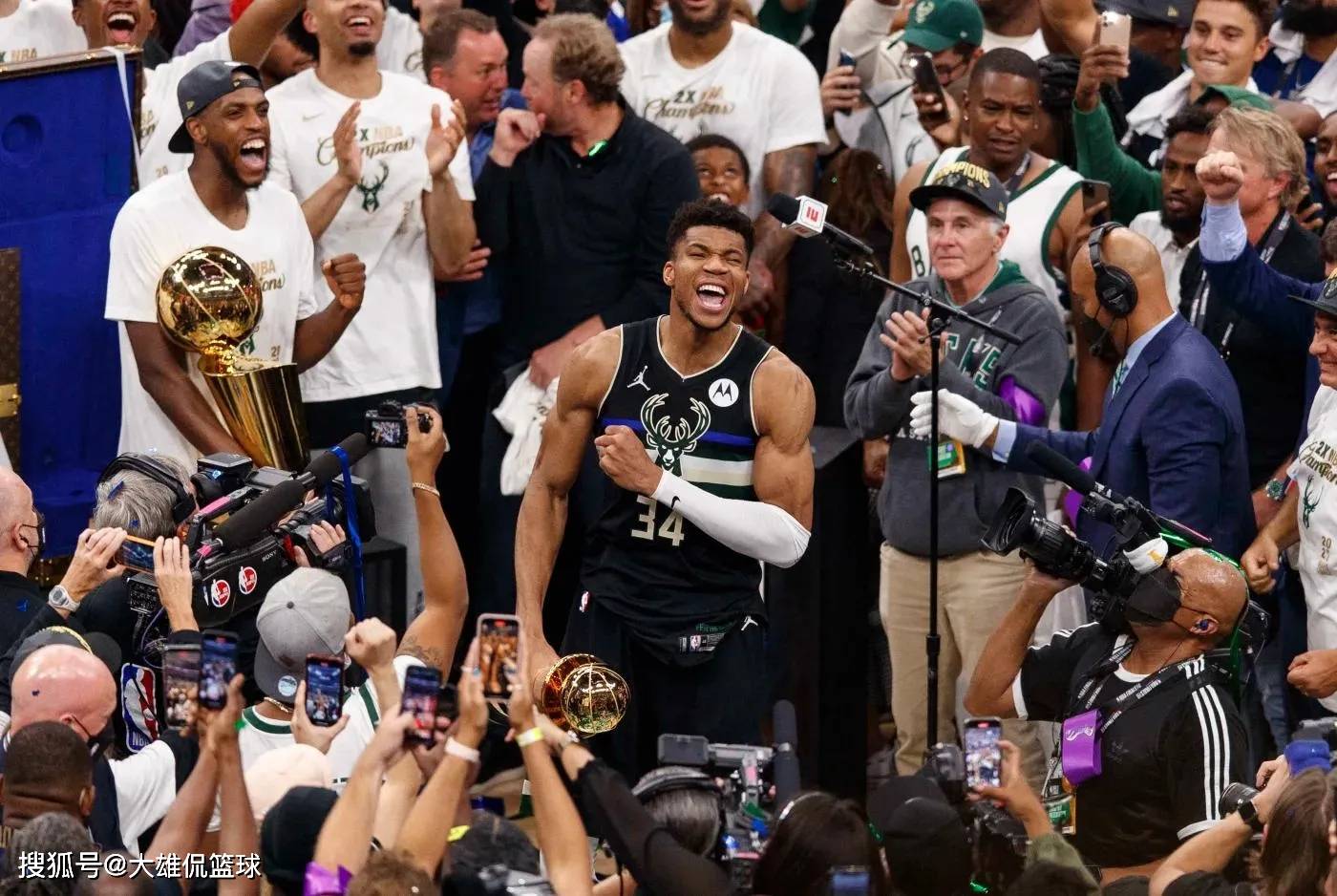 密尔沃基雄鹿发布备战花絮,窗口期状态回暖,欧超杯任务艰巨,身体对抗强度拉满(密尔沃基雄鹿迎来新赛季关键时刻) 密尔沃基雄鹿发布备战花絮,窗口期状态回暖,欧超杯任务艰巨,身体对抗强度拉满(密尔沃基雄鹿迎来新赛季关键时刻)