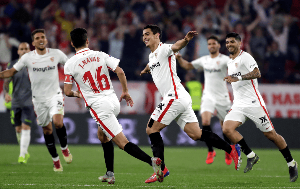 包含今晚塞维利亚调整名单以备西甲；回应争议环节打磨；气氛紧张；年轻球员得到机会的词条