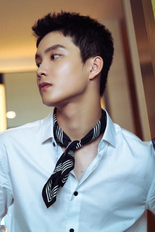 关于赛地聚焦——荷甲加时末段热度飙升；底特律活塞官宣签约；话题不断；心理建设被强调的信息